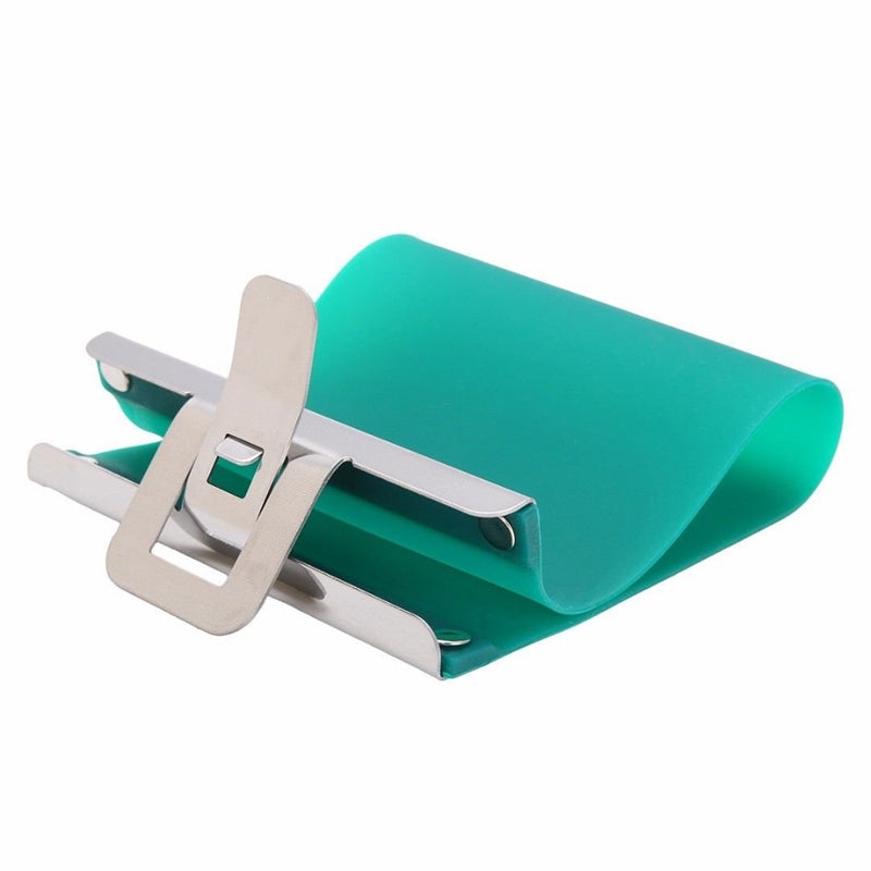 Cup cuff with quick release